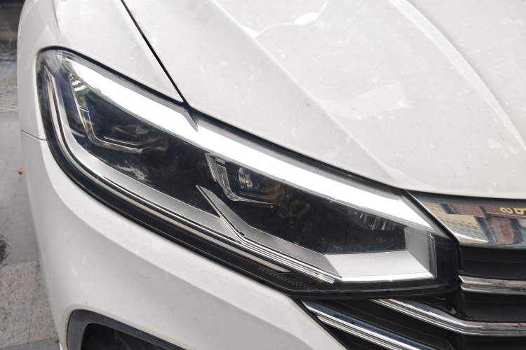 Used Volkswagen Lavida 2023 1.5L Automatic 5 Million Edition Right Front Headlight