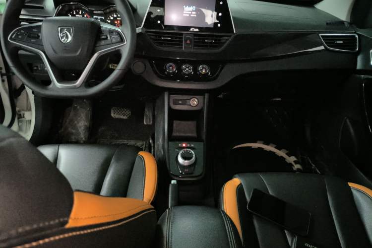Used Baojun 310 2017 1.5L Automatic Luxury Model Gear Lever