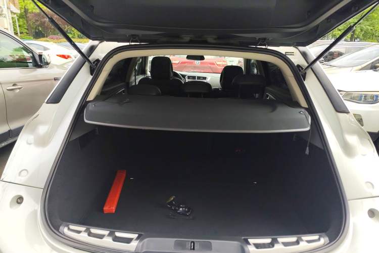 Used DS 6 2014 1.6T Luxury Edition THP200 Trunk