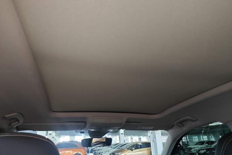 Used Volkswagen Tiguan L 2023 Restyled 330TSI Automatic Two-Wheel Drive R-Line Enhanced Comfort Version
