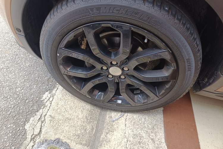 Used Land Rover Range Evoque 2014 2.0T 5-Door Ignite Edition Left Front Wheel Hub