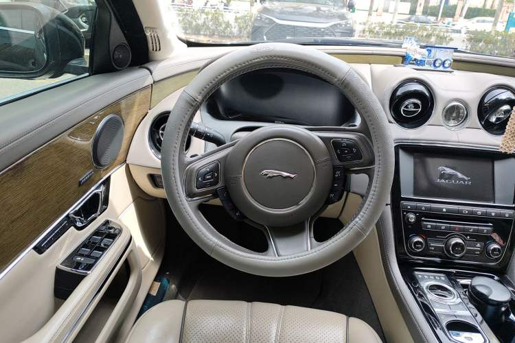 Used Jaguar XJ 2016 XJL 3.0 SC Four-Wheel Drive Panoramic Business Edition