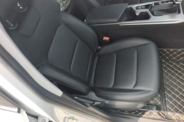 Used Geely Auto Emgrand 2022 4th Generation 1.5L CVT Luxury Model Right Front Seat