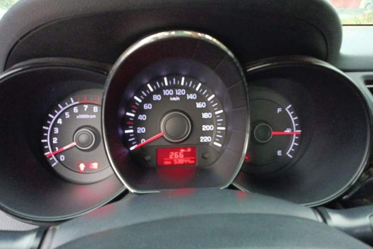 Used Kia K2 2012 Sedan 1.4L MT GLS Commemorative Edition