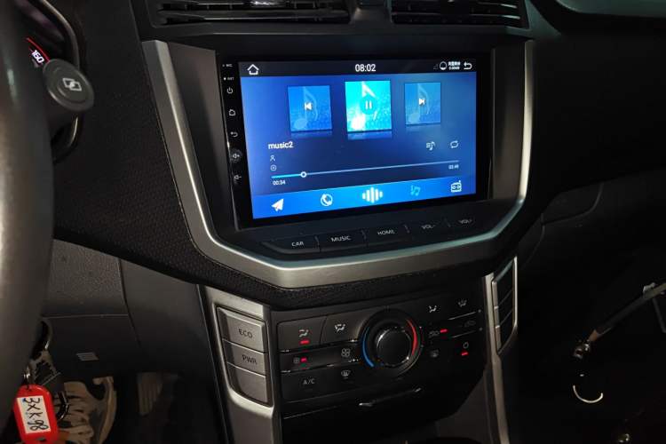 Used SAIC MAXUS T60 2017 2.8T Diesel Automatic 4x4 High-Ride Comfort Edition Standard Cabin China V Emission Standard
