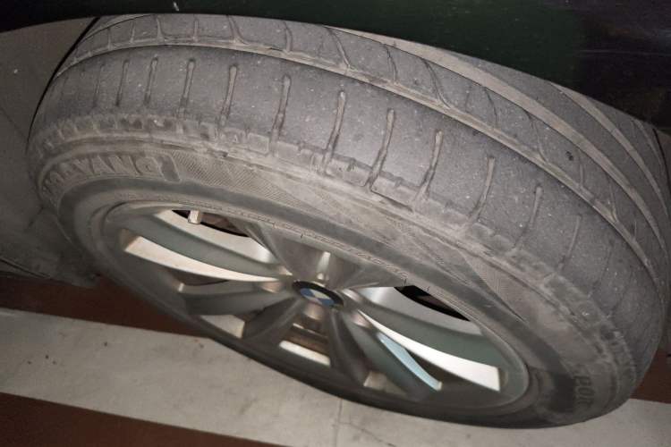 Used BMW 5 Series 2014 520Li Elegant Model
