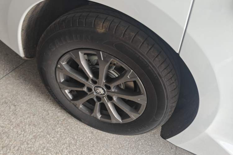 Used BYD Qin L 2025 DM-i Smart Drive 80KM Leading Model Right Rear Wheel Hub