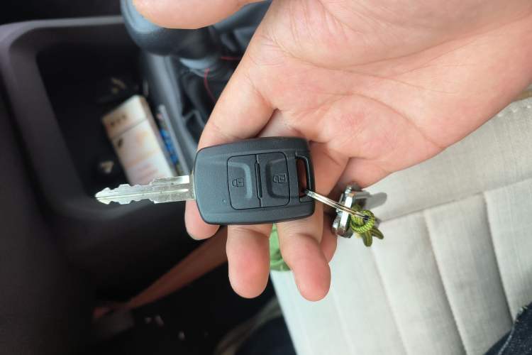 Used Wuling Hongguang V 2022 1.5L Jingqu Version Hydraulic Power Steering LAR