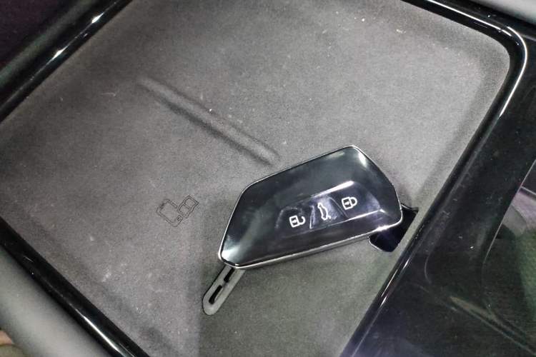 Used Volkswagen Teramont 2025 Tiguan Pro 450TSI 4Motion Crosswind Edition