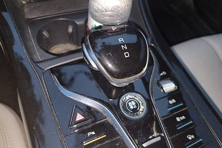 Used BYD Qin PLUS 2023 Champion Edition DM-i 55KM Leading Model Gear Lever