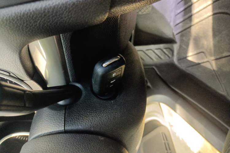 Used Volkswagen Golf 2012 1.6L Automatic Fashion Model