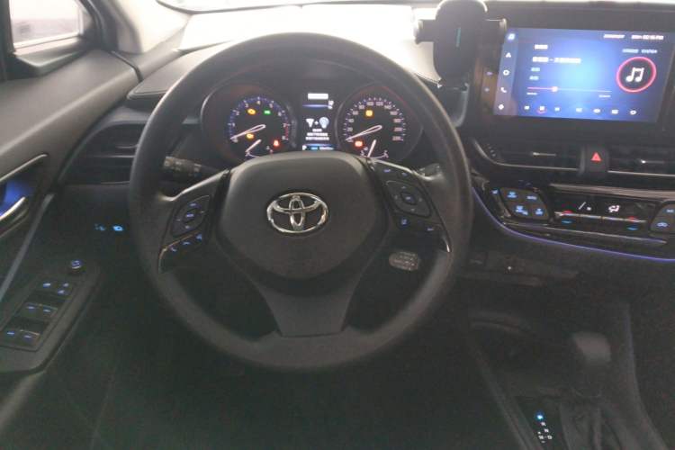 Used Toyota IZOA 2021 2.0L Enjoy Edition