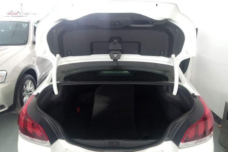 Used Peugeot 508 2015 1.8THP Automatic Prestige Edition Trunk