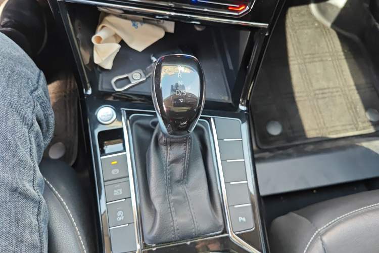 Used Volkswagen Passat 2022 330TSI Starry Elite Edition Gear Lever