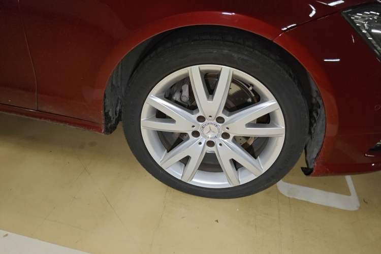 Used Mercedes-Benz CLS 2012 CLS 300 CGI Right Front Wheel Hub