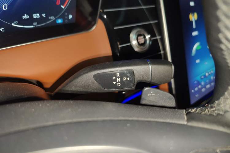 Used Mercedes-Benz Vito 2023 2.0T Elite Version 7 Seats
