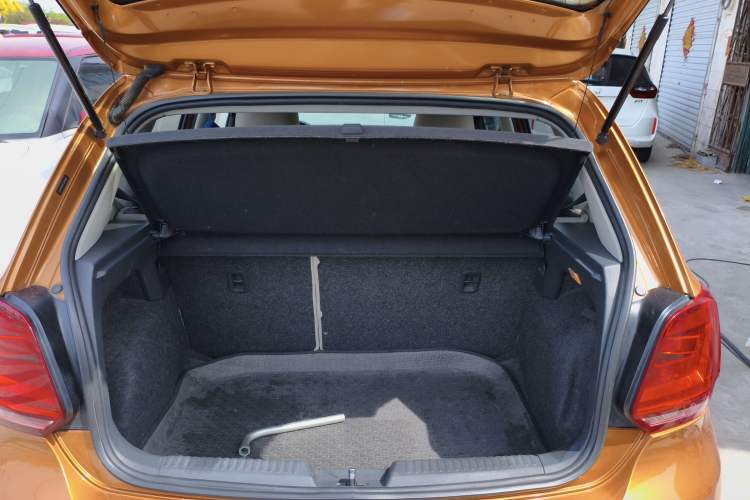 Used Volkswagen Polo 2014 1.6L Cross Polo Automatic Trunk