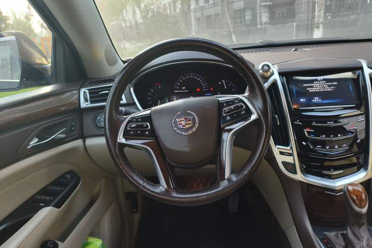 Used Cadillac SRX 2015 3.0L Elite Model Steering Wheel
