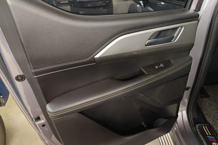 Used Great Wall King Kong Poer 2023 2.0T Automatic Diesel Two-Wheel-Drive Elite Version Flatbed GW4D20M