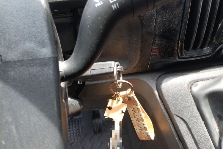 Used Iveco Daily 2023 2.5T A37M1 Long Wheelbase Mid-Roof Dual-Tire Side-Sliding Doors 5-9 Seats
