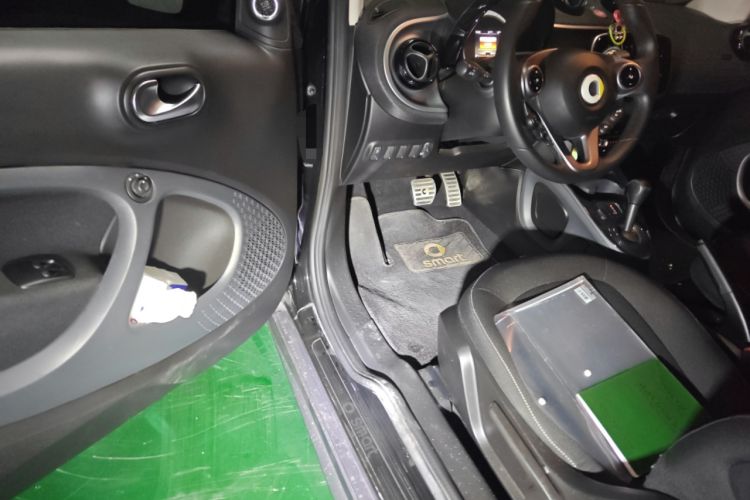 Used smart fortwo 2018 1.0L 52kW Hardtop Passion Edition China V Standard
