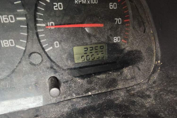 Used Jinbei Hiace 2011 2.0L 5th Generation Kuaiyunwang Luxury Version 4G20B