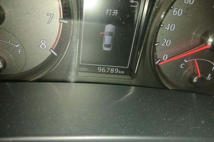 Used Toyota Crown 2018 2.0T Sport Edition Odometer Close Up