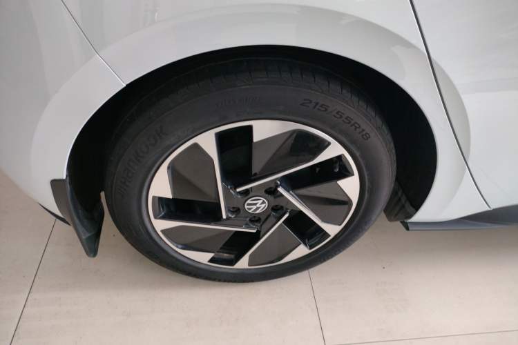 Used Volkswagen ID.3 2023 Upgraded Model Pure Intelligent Enjoyment Version Right Rear Wheel Hub