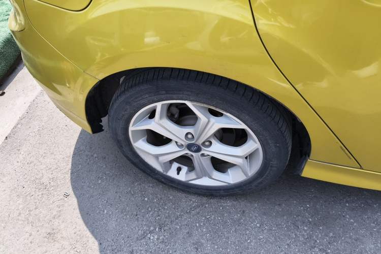 Used Ford Focus 2012 Hatchback 2.0L Manual Luxury Sport Model
