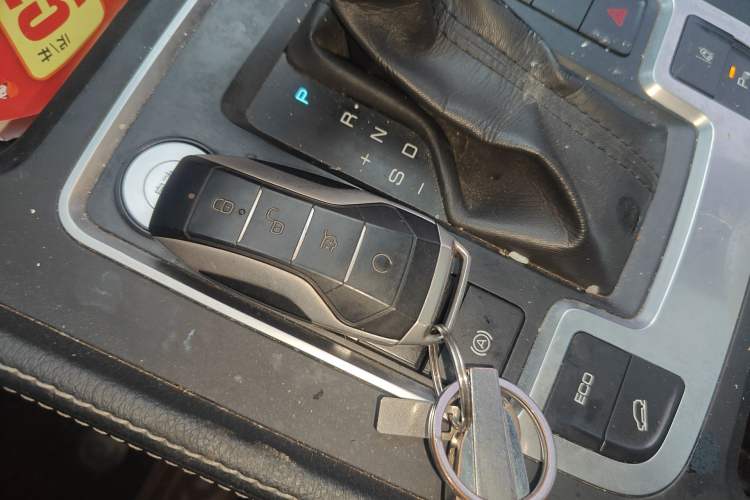 Used BYD Tang 2019 2.0T Automatic SmartConnect Luxury 7-Seater China VI Standard Vehicle Key