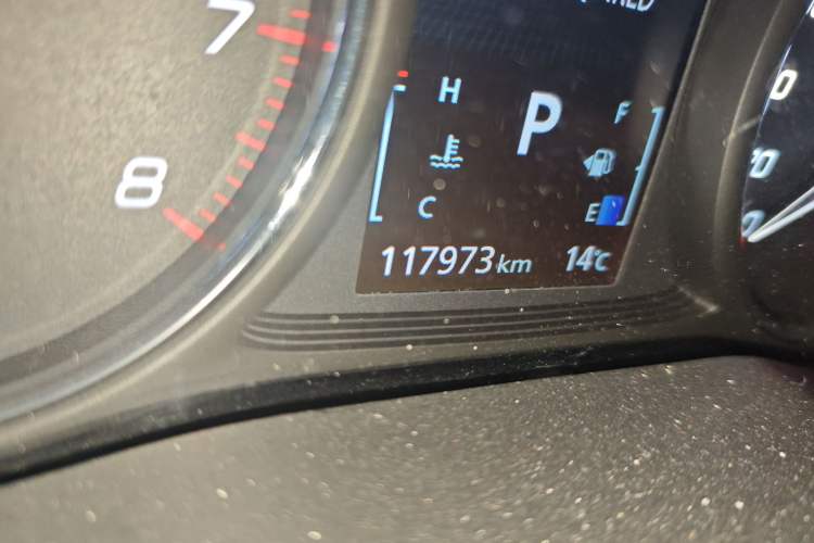 Used Mitsubishi Outlander 2019 2.0L Two-Wheel Drive Comfort Edition 7 Seats China V Emission Standard