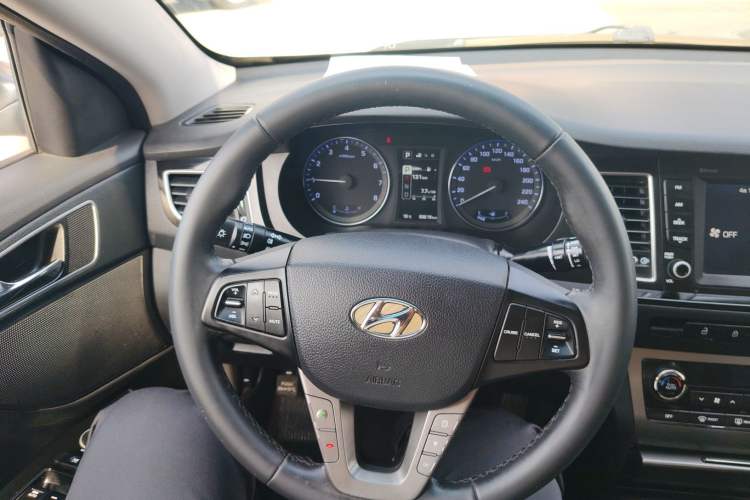 Used Hyundai Mistra 2016 1.8L Automatic Deluxe DLX Model Steering Wheel