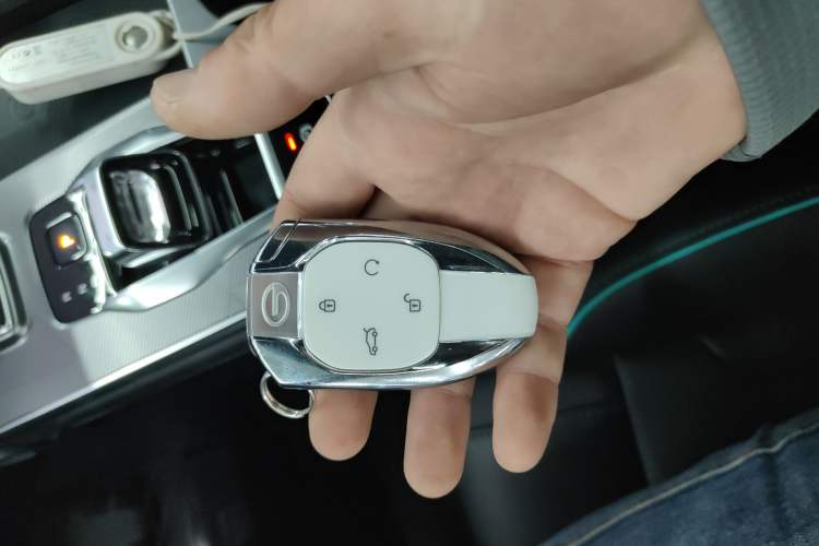 Used GAC Trumpchi EMKOO 2022 1.5T Supernova Max Edition Vehicle Key