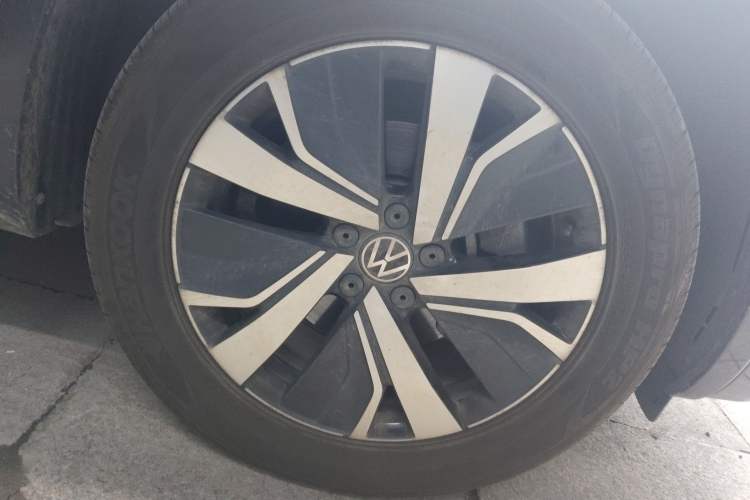 Used Volkswagen Tayron GTE Plug-in Hybrid 2020 1.4T Luxury Model Right Front Wheel Hub