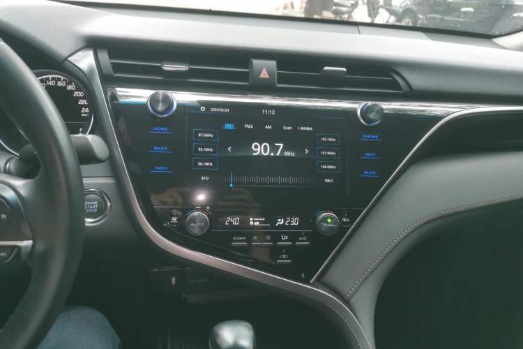 Used Toyota Camry 2021 2.0G Luxury Edition
