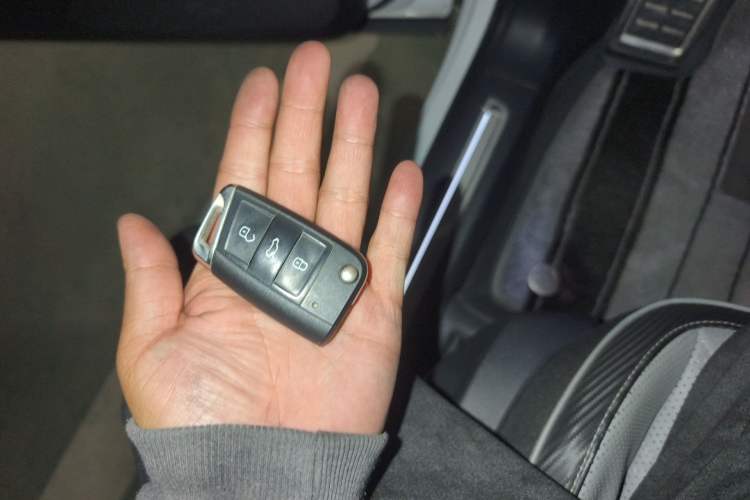 Used Volkswagen Tayron X 2023 330TSI Two-Wheel-Drive Flagship Smart Edition Vehicle Key