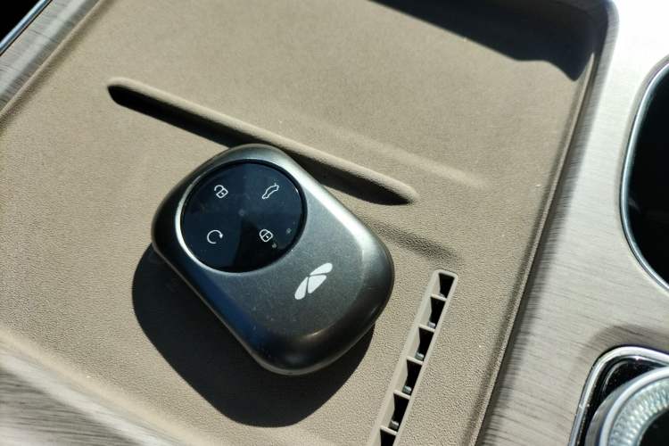 Used Chery Fengyun T8 2025 1.5T 130km Deluxe Version 7 Seats