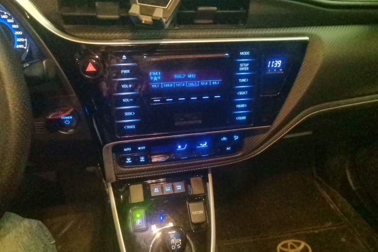 Used Toyota Levin 2017 Revised Dual-Engine 1.8H GS E-CVT Elite Sunroof Version China V Standard