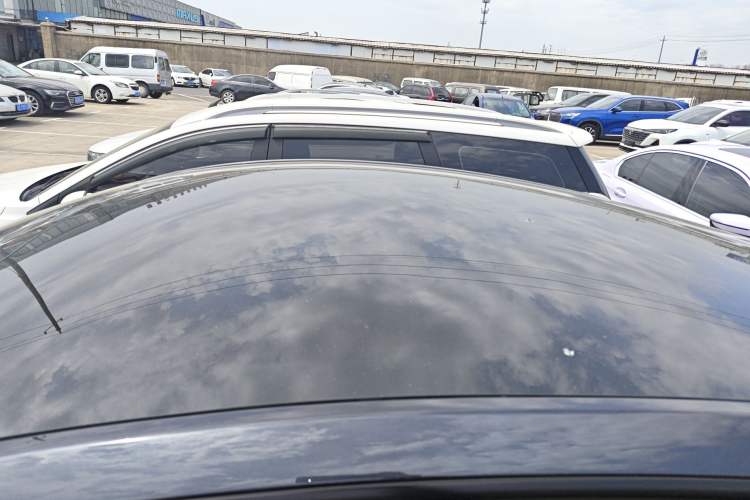 Used Tesla Model Y 2024 Rear-Wheel-Drive Version Roof