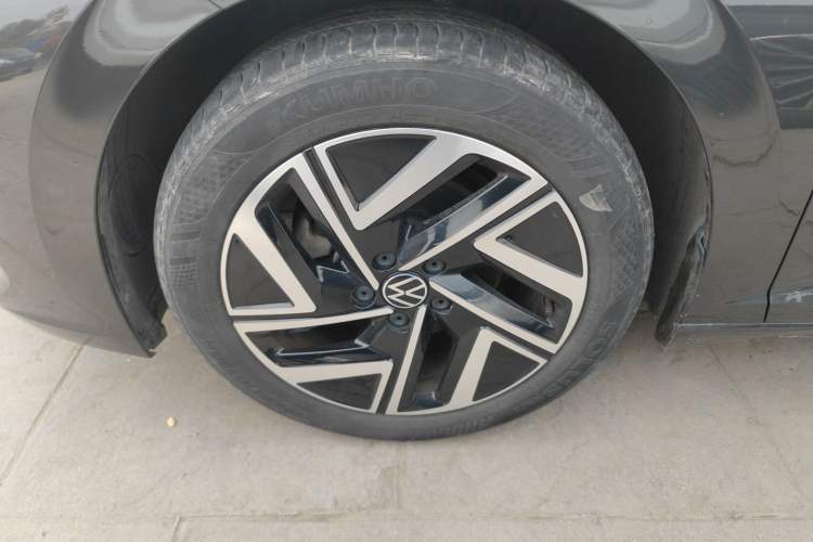 Used Volkswagen Sagitar 2023 300TSI DSG Excellence Edition Left Front Wheel Hub