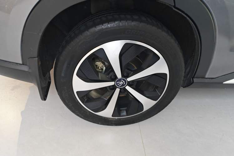 Used BYD Song PLUS New Energy 2021 EV Deluxe Model Right Rear Wheel Hub