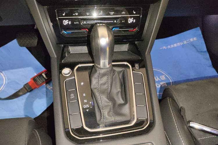 Used Volkswagen Magotan 2020 330TSI DSG Luxury Edition Gear Lever