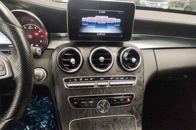 Used Mercedes-Benz C-Class 2015 Revised C 200 L Sport Edition Audio And AC Panel