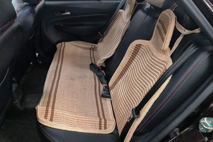 Used Geely Auto Diamond 2015 Sedan 1.5L Manual SuperDeluxe Model
