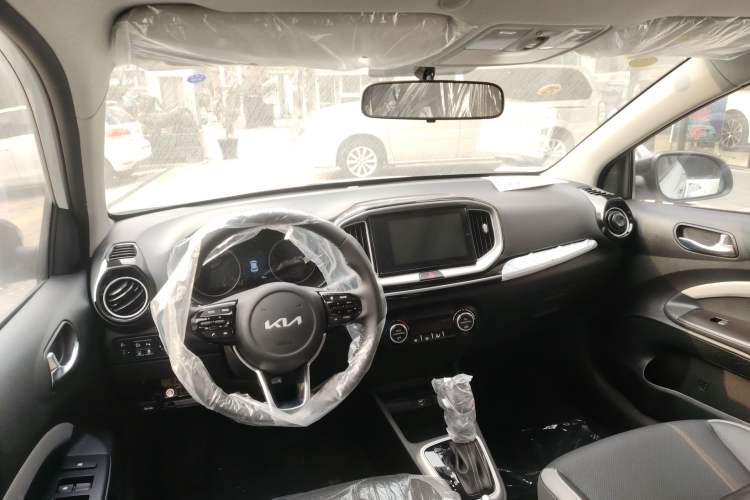 Used Kia kx1 Stonic 2021 1.4L CVT Sunroof Model