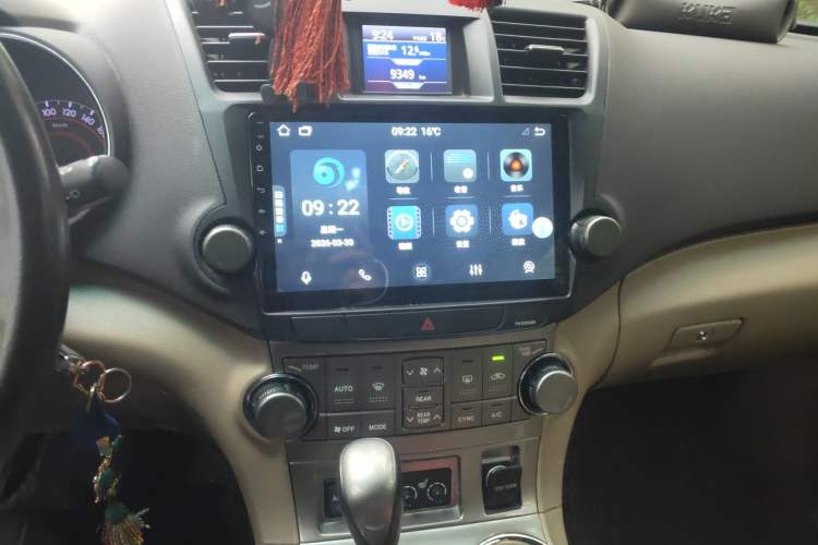 Used Toyota Highlander 2012 2.7L Two-Wheel Drive 7-Seater Luxury Edition
