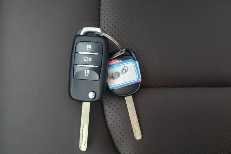 Used CHANGAN CS15 2019 1.5L Manual Entry-Level Version China VI Standard Interior 1