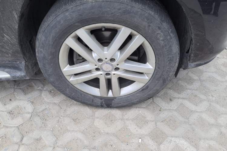 Used Mercedes-Benz GL-Class 2014 GL 400 4MATIC Dynamic Model Right Front Wheel Hub