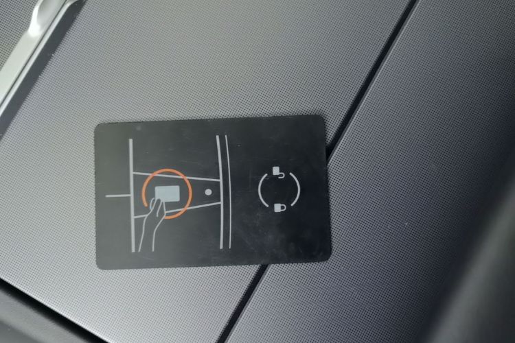 Used Tesla Model Y 2025 Rear-Wheel Drive First Edition Interior 1