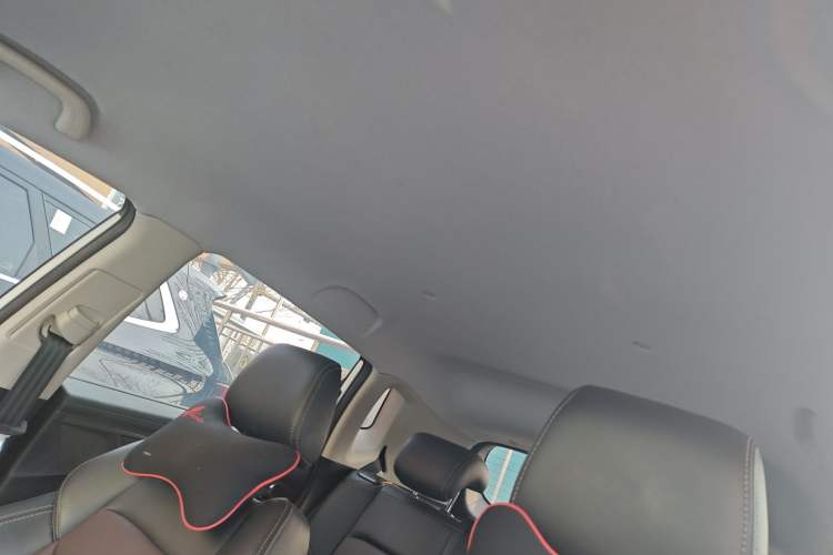 Used CHANGAN CS15 2019 1.5L Manual Entry-Level Version China VI Standard Headliner